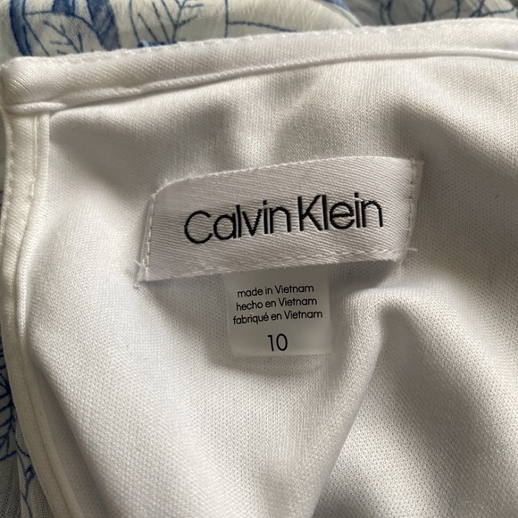 Dress - Picture 6 of 6